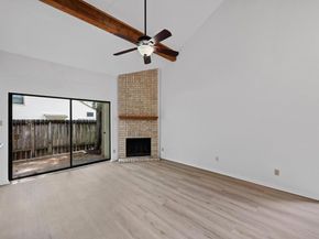 3801 Menchaca RD 6, Austin TX 78704