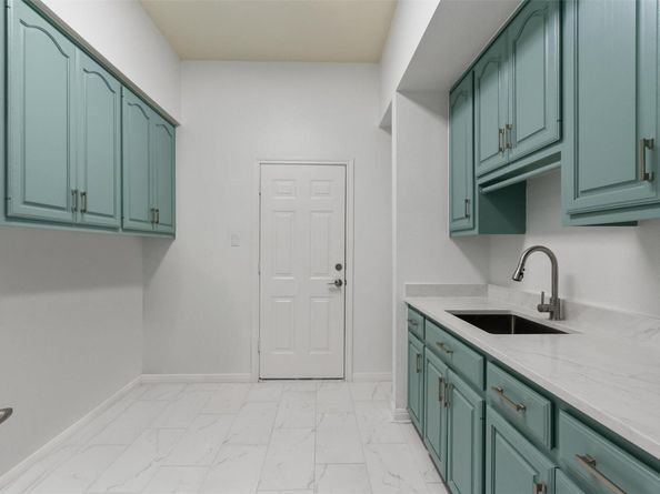 7500 Fireoak DR, Austin TX 78759