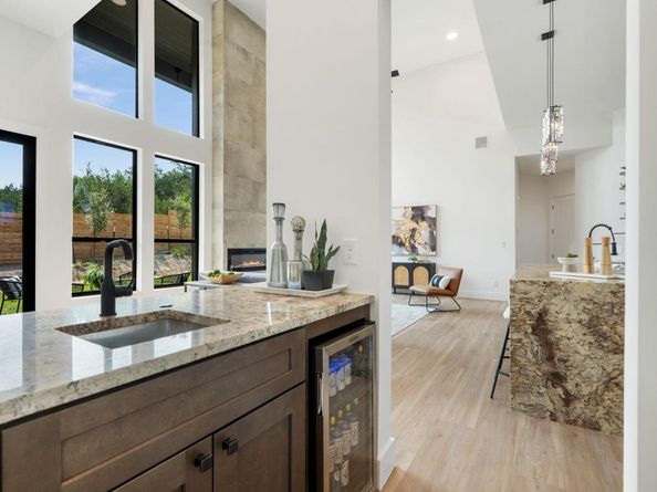 3705 Buckeye DR, Lago Vista TX 78645
