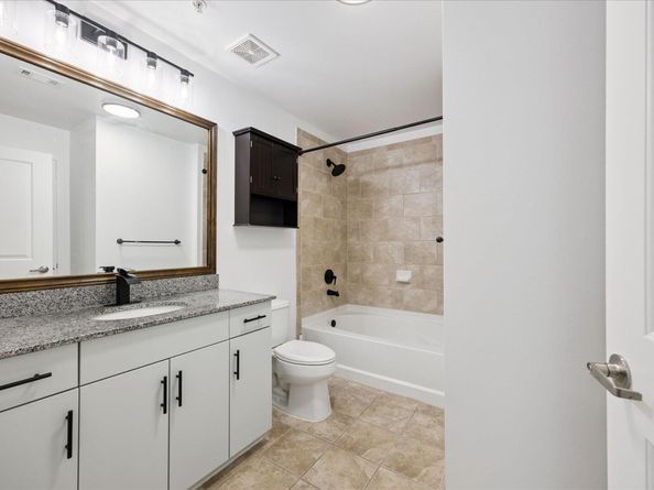 360 Nueces ST 2704, Austin TX 78701