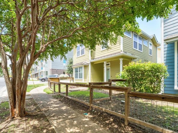 1601 Miriam Ave 100, Austin TX 78702