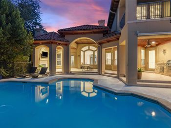 101 Lakeway Hills CV