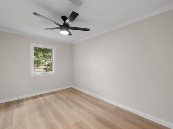 2710 Greenlawn PKWY, Austin TX 78757
