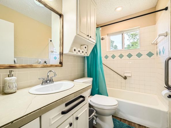 7900 Keneshaw Dr, Austin TX 78745