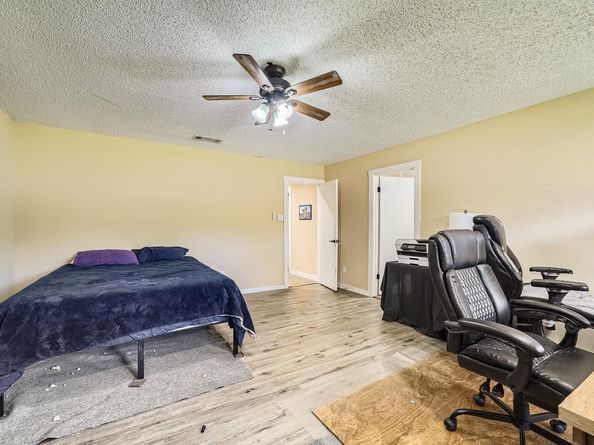 7900 Keneshaw Dr, Austin TX 78745