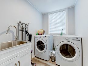 1303 Newfield LN, Austin TX 78703