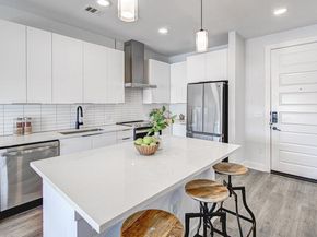 2220 Webberville RD 201, Austin TX 78702