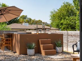 7305 Meadowood DR, Austin TX 78723