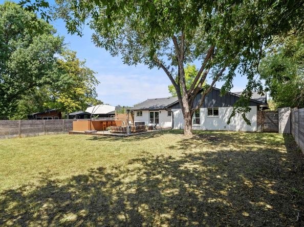 7305 Meadowood DR, Austin TX 78723