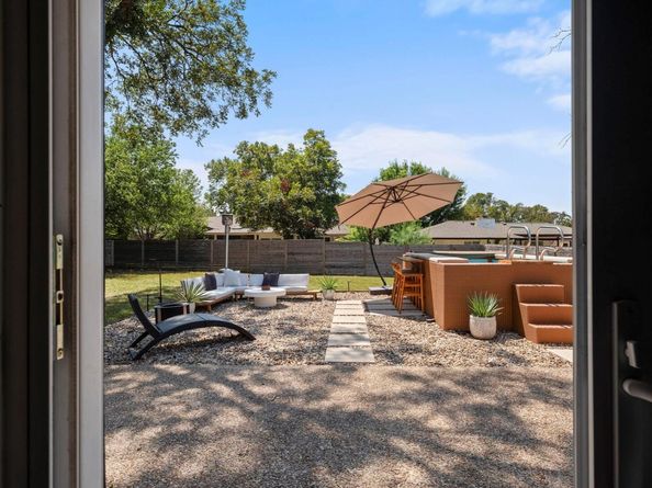 7305 Meadowood DR, Austin TX 78723