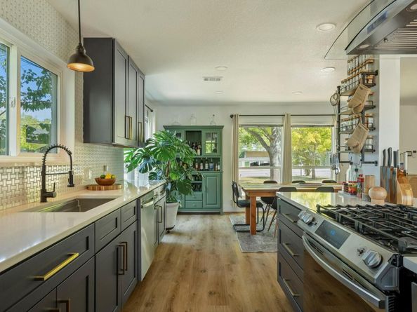7305 Meadowood DR, Austin TX 78723