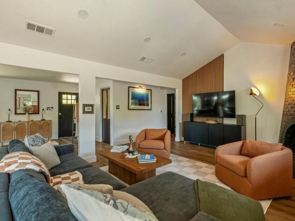 7305 Meadowood DR, Austin TX 78723