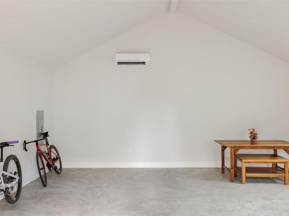 829 Gullett ST, Austin TX 78702