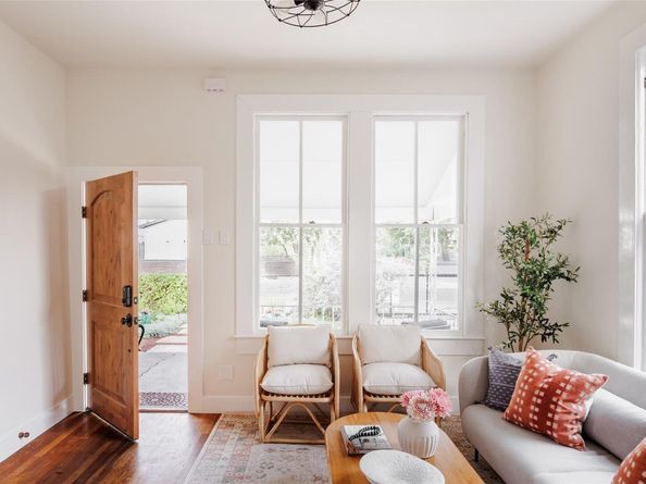 829 Gullett ST, Austin TX 78702