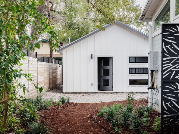 829 Gullett ST, Austin TX 78702