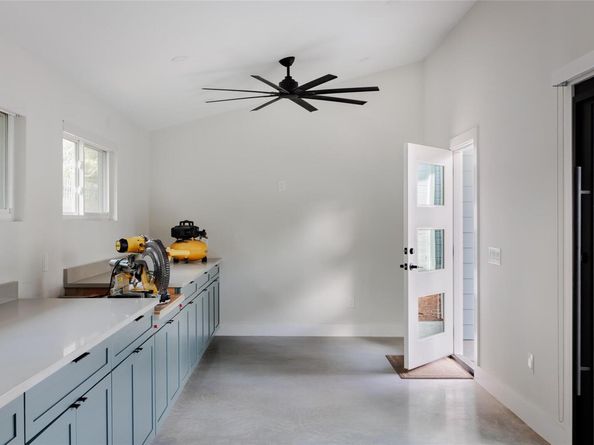 829 Gullett ST, Austin TX 78702