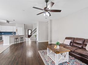 1712 Lynnville TRL, Austin TX 78727