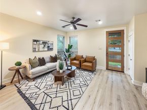 4120 Valley View RD B, Austin TX 78704