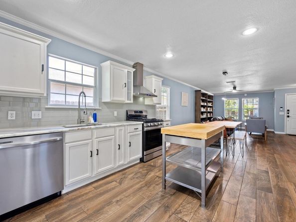 6725 Broad Brook DR, Austin TX 78747