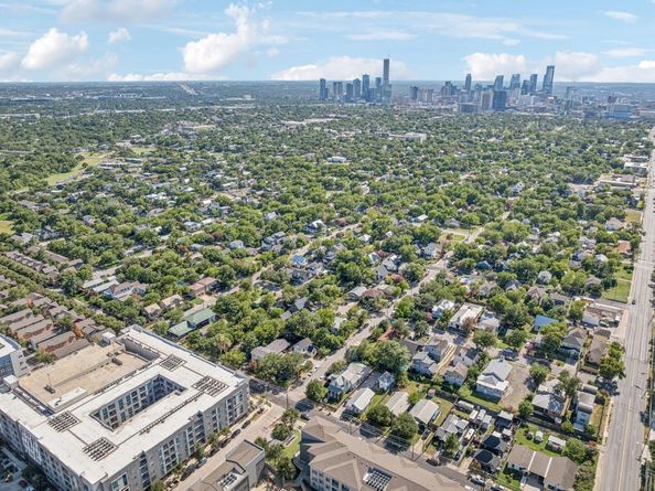 1702 Miriam Ave, Austin TX 78702