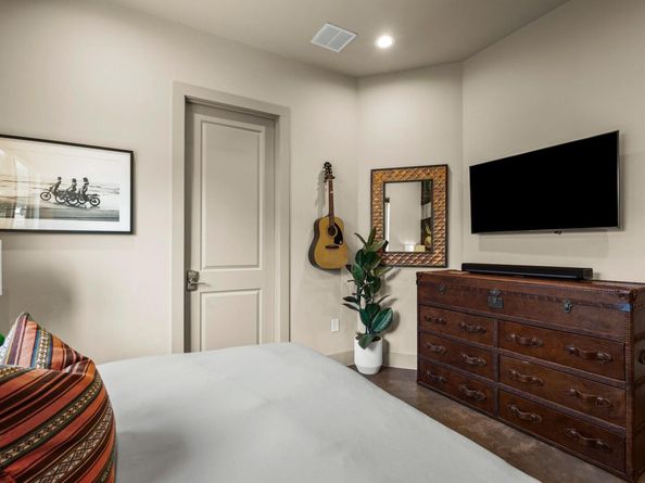 3005 E Martin Luther King Jr BLVD, Austin TX 78702