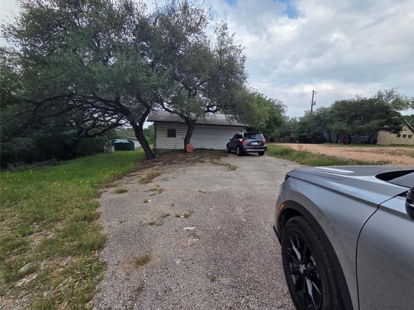 25408 Cove DR, Spicewood TX 78669