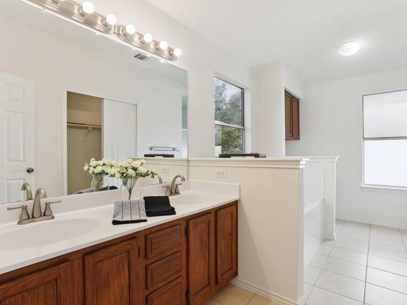 13302 Black Canyon DR, Austin TX 78729