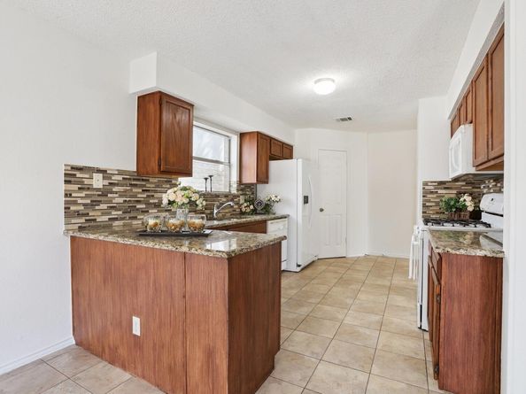 13302 Black Canyon DR, Austin TX 78729