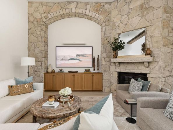 8217 Carranzo DR W, Austin TX 78735
