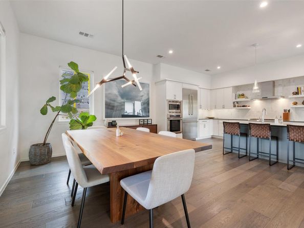 2500 Cedarview DR, Austin TX 78704