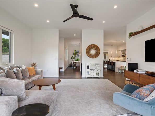 2500 Cedarview DR, Austin TX 78704