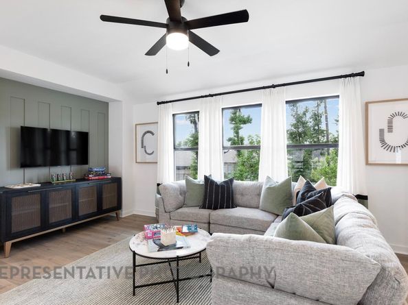 353 Blue Summit BND, Liberty Hill TX 78642