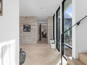 7502 Saint Louis ST, Austin TX 78757