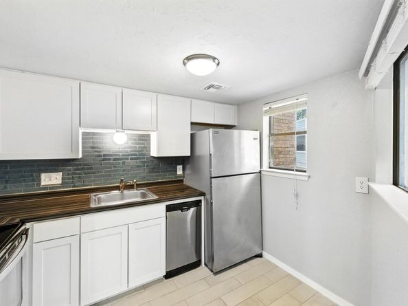 2500 Burleson RD 311, Austin TX 78741