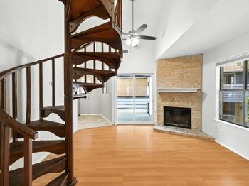2500 Burleson RD