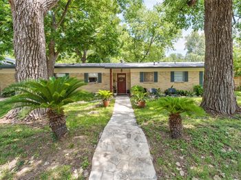 2301 Del Curto RD