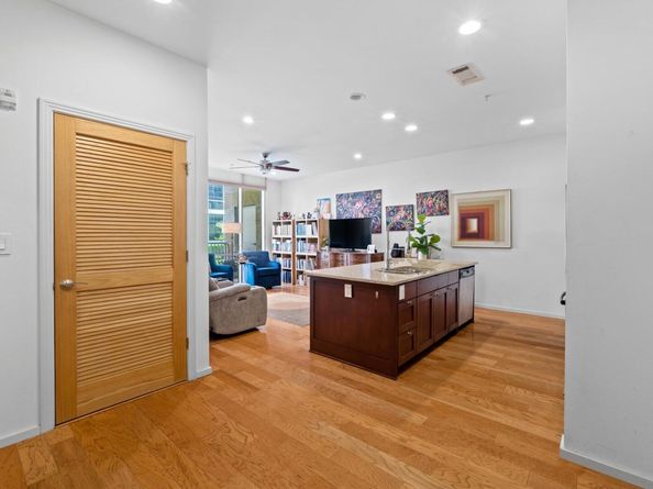 1600 Barton Springs RD 5102, Austin TX 78704