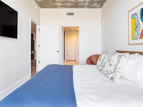 48 East Ave 2005, Austin TX 78701