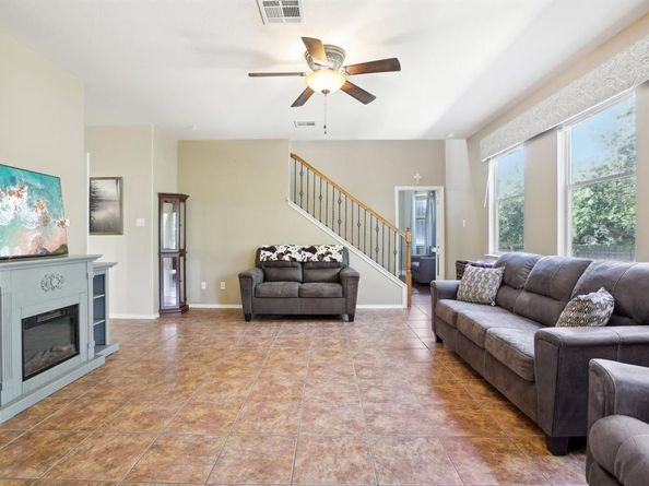 403 Red Hawk DR, Leander TX 78641