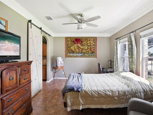 403 Red Hawk DR, Leander TX 78641