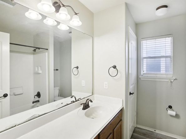 403 Red Hawk DR, Leander TX 78641