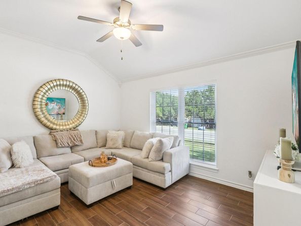 201 Sailmaster ST, Lakeway TX 78734