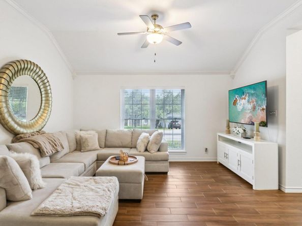 201 Sailmaster ST, Lakeway TX 78734