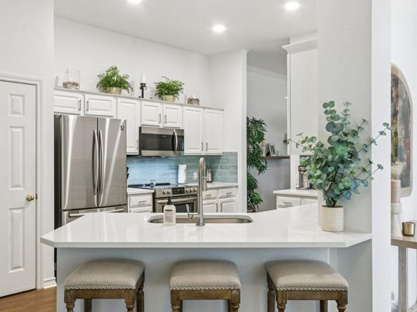 201 Sailmaster ST, Lakeway TX 78734
