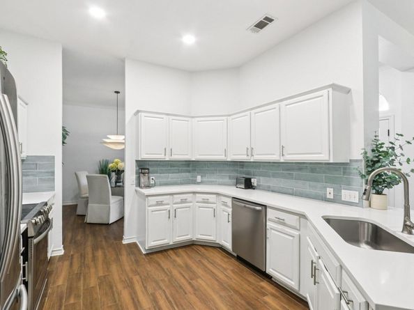 201 Sailmaster ST, Lakeway TX 78734