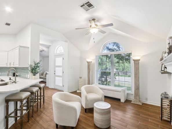201 Sailmaster ST, Lakeway TX 78734