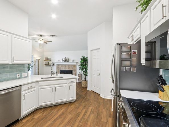 201 Sailmaster ST, Lakeway TX 78734