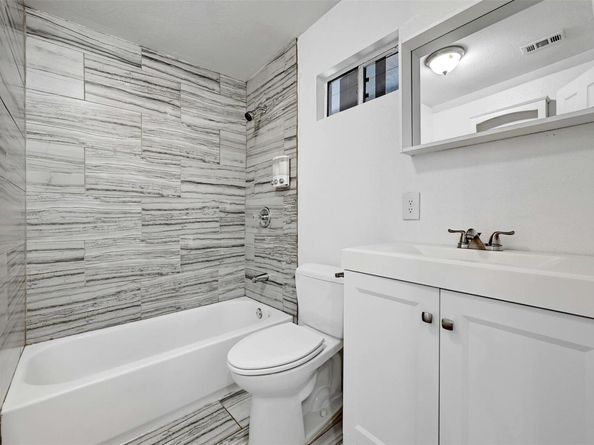 1200 Walnut Ave, Austin TX 78702