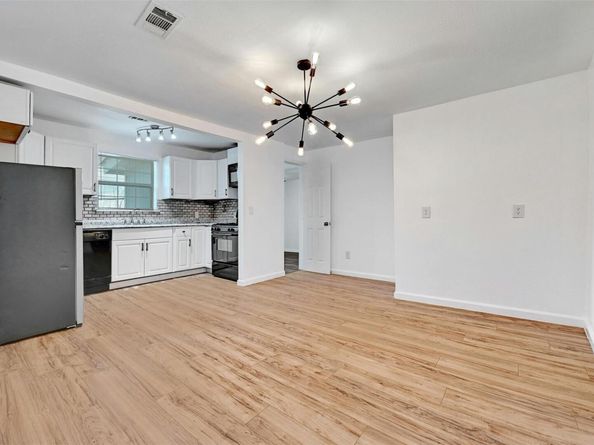 1200 Walnut Ave, Austin TX 78702