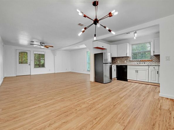 1200 Walnut Ave, Austin TX 78702